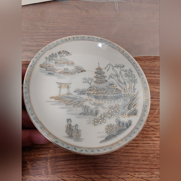 Vintage* 70s Hand-painted Kutani Porcelain Plate - Picture 2 of 4